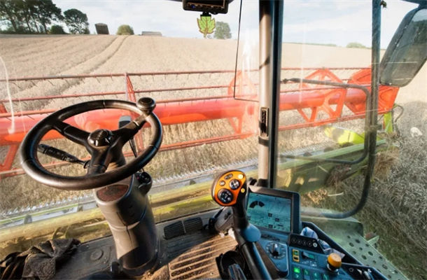 農機觸摸屏的應用