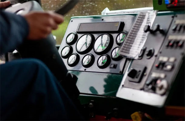 農(nóng)機觸摸屏的行業(yè)應(yīng)用 農(nóng)機觸摸屏的行業(yè)應(yīng)用